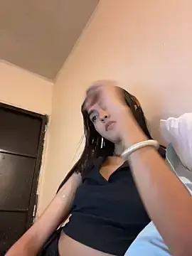 Stripchat Free Live Porn of mia_honeyy_