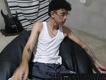 Stripchat Live Sex of garu-hot18