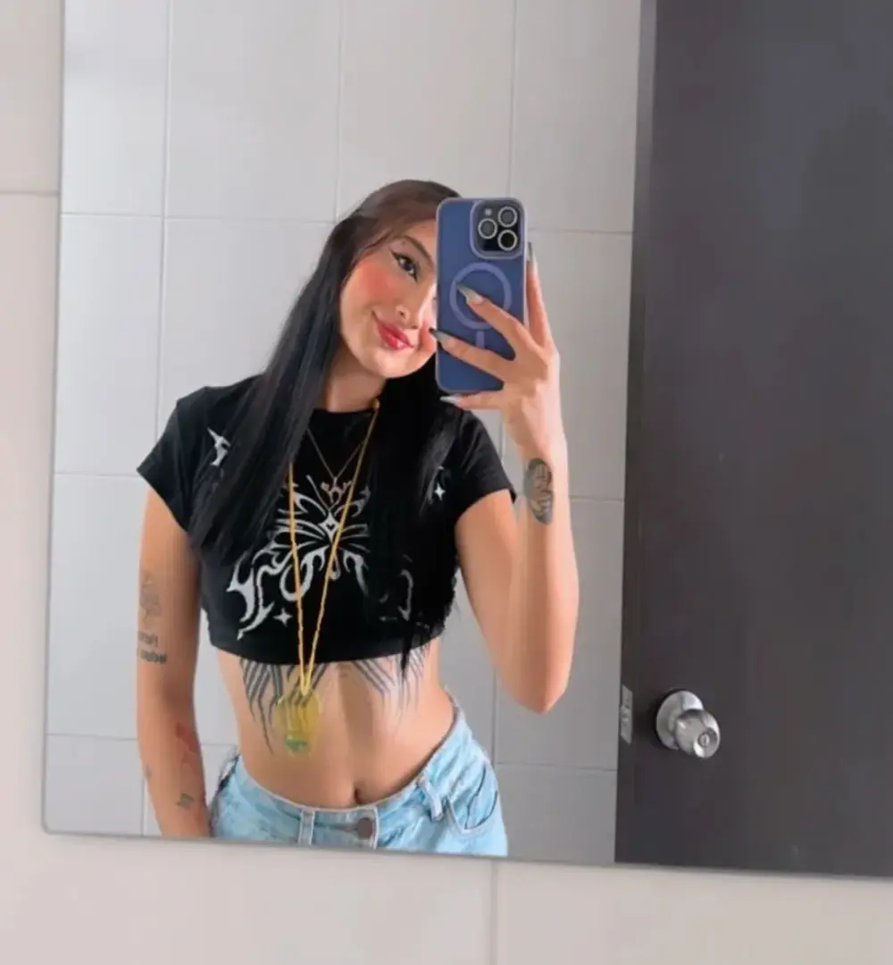 emma_hiltonn_