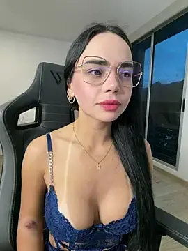 Stripchat Live Sex Cam of GeorginaJones