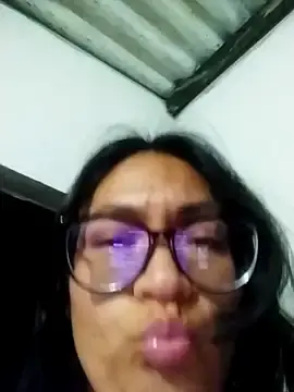 Stripchat Free Live Porn of LatinSquirtBaby