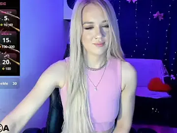 Stripchat Adult Webcam of CrystalGirl99