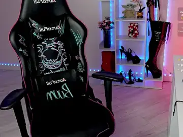 Stripchat Live Porn of QueenAliceX