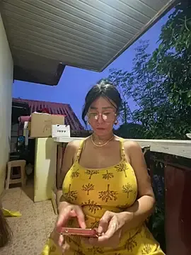 Stripchat Live Sex Cam of sweetieme