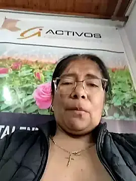 Stripchat Adult Webcams of __valentina18