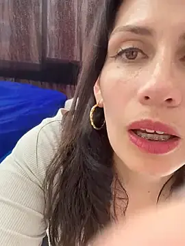 Stripchat Free Porn Cam of Alysson--