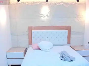 Stripchat Live Sex of ROXI_MOON1