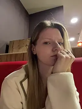 Stripchat Live Sex Cam of MaryHiggins