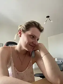 Stripchat Free Live Porn of MaryHiggins