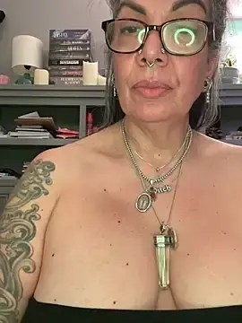 Stripchat Live Sex of dieseldame1313
