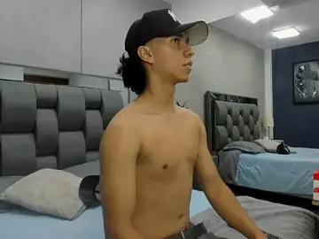 Stripchat Free Porn Cam of ricky_backus