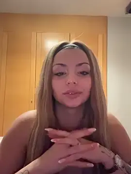 Stripchat Live Sex of Noeliagglow