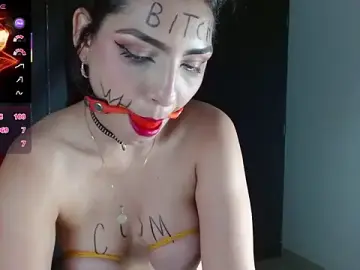 Stripchat Live Sex Cam of LunaSub69_