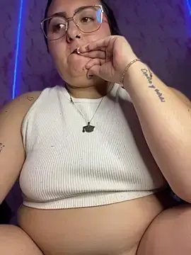 Stripchat Best Webcam of KaroVelvet