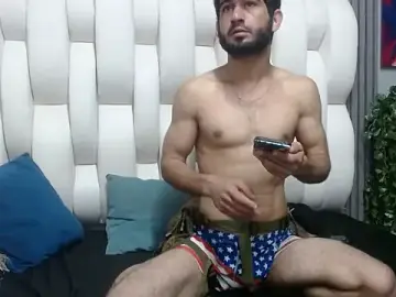 Stripchat Free Live Porn of aaron_jones_1