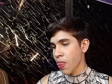 Stripchat Live Sex of joshua_saenz_