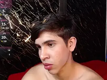 Stripchat Sex Cam of joshua_saenz_