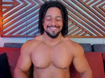 Stripchat Best live sex cam show of MikeEstevess