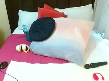 Stripchat Adult Webcam of NaughtyLuux12
