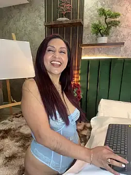 Stripchat Sex Cam of MonicaMoret