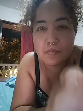 Stripchat Best live sex cam show of CurvyHeat