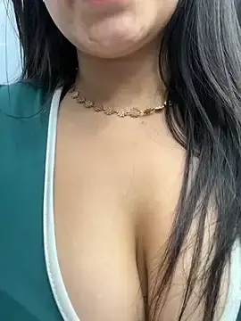 Stripchat Live Sex of Miss_Bella_Flame