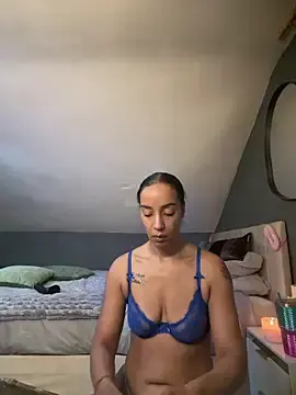 Stripchat Free Porn Cam of Saskia_xx