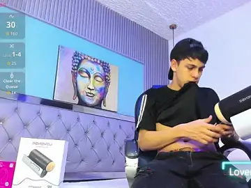 Stripchat Live Sex Cam of Ethanx18_