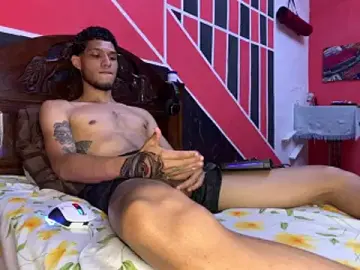 Stripchat Free Porn Cam of tanned_boy