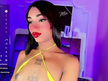 Stripchat Sex Cam of Mia_Castro_xx