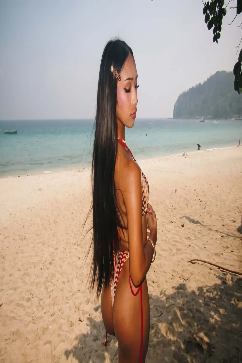 Attractive_Goddess_Isla