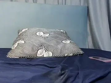 Stripchat Live Sex Cam of SweetTitties21