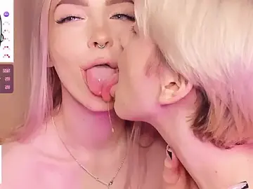 Stripchat Live Sex Cam of MaeEversley