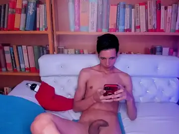 Stripchat Free Porn Cam of Shyfantasies