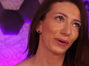 Stripchat Live Sex Cam of RubyFever