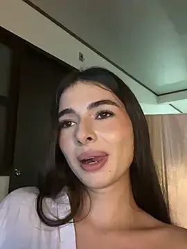 Stripchat Adult Webcam of Coralinee_01