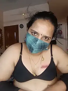 Stripchat Adult Webcam of pirainilla