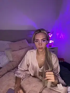 Stripchat Free Porn Cam of Naughtyblondex