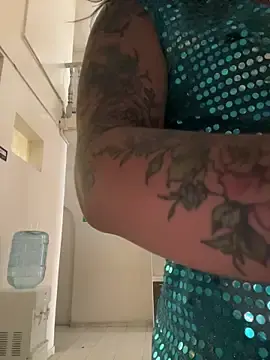 Stripchat Live Sex Cam of Sweet_vicky_hot