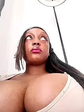 Stripchat Adult Webcam of Busty_Bambi