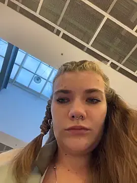 Stripchat Free Porn Cam of Holy_Tereza