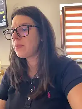 Stripchat Watch Live Sex Cams of NadiraNoor