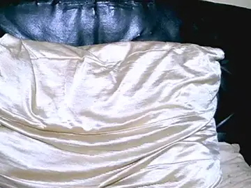 Stripchat Live Porn of Bustypillows