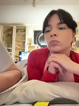 Stripchat Watch Live Sex Cams of Poly_Nick