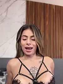 Stripchat Free Live Porn of Amara_Velvet_