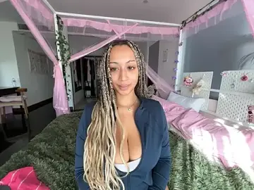 Stripchat Free Porn Cam of Naomisroom