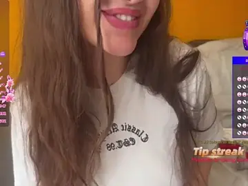 Stripchat Free Porn Cam of Elinatiranda