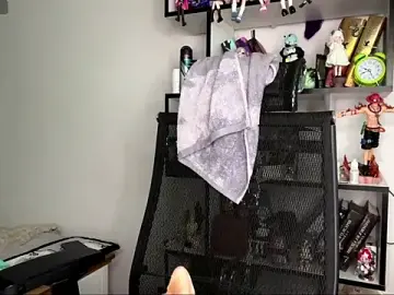 Stripchat Live Sex of MadalynNosel