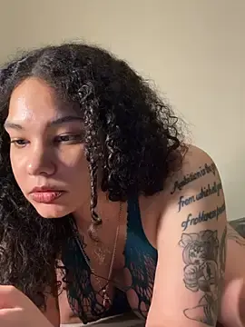 Stripchat Sex Cam of tastylolaaa