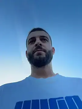 Stripchat Sex Cam of Pablo_Hornyguy95